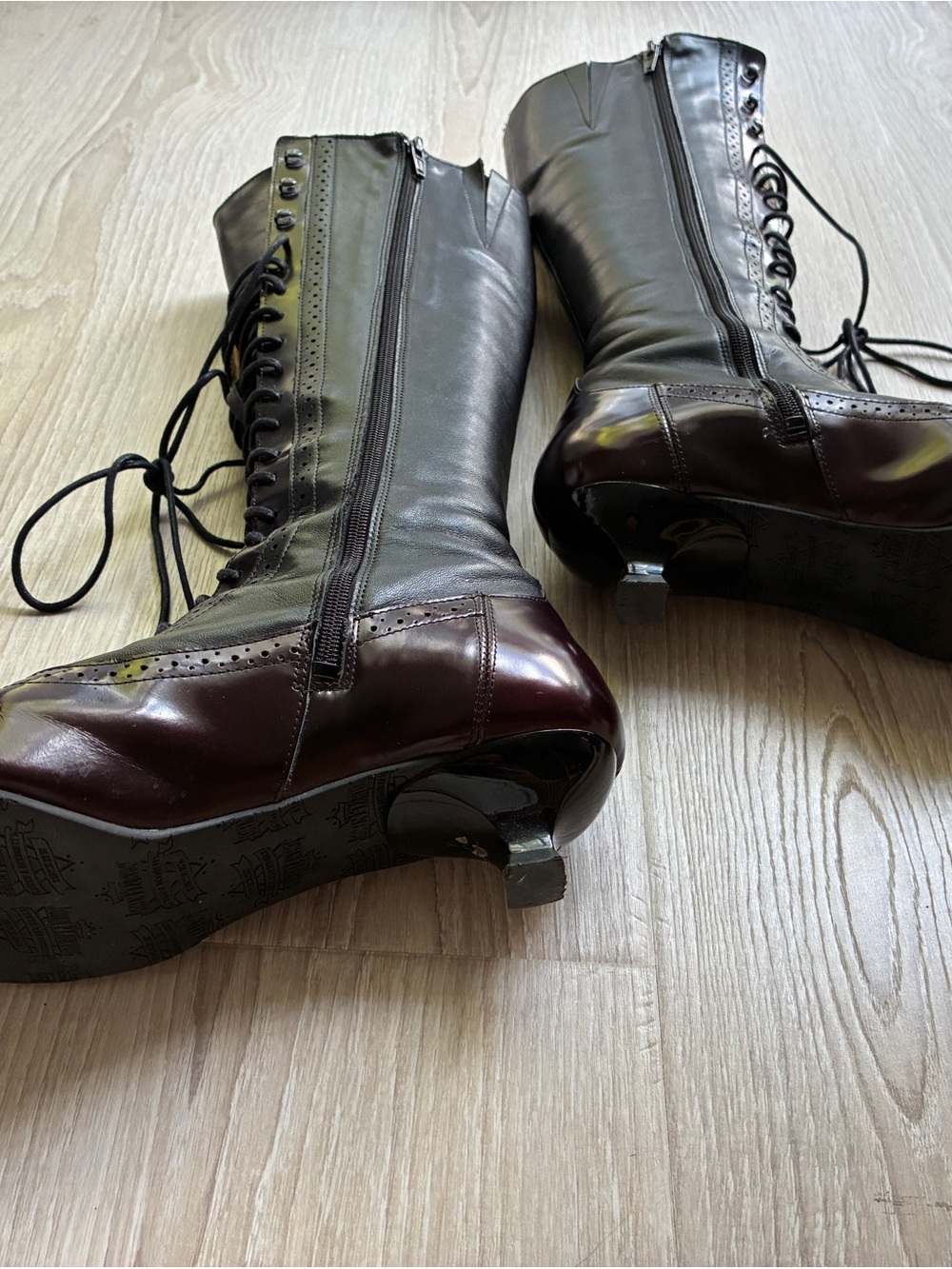 FLUEVOG- Half Truth Sherry, Black and purple Leather Lace-Up tall boots, size 9 - Picture 5 of 16